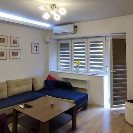 Skopje Contemporary Apartment Esterno foto