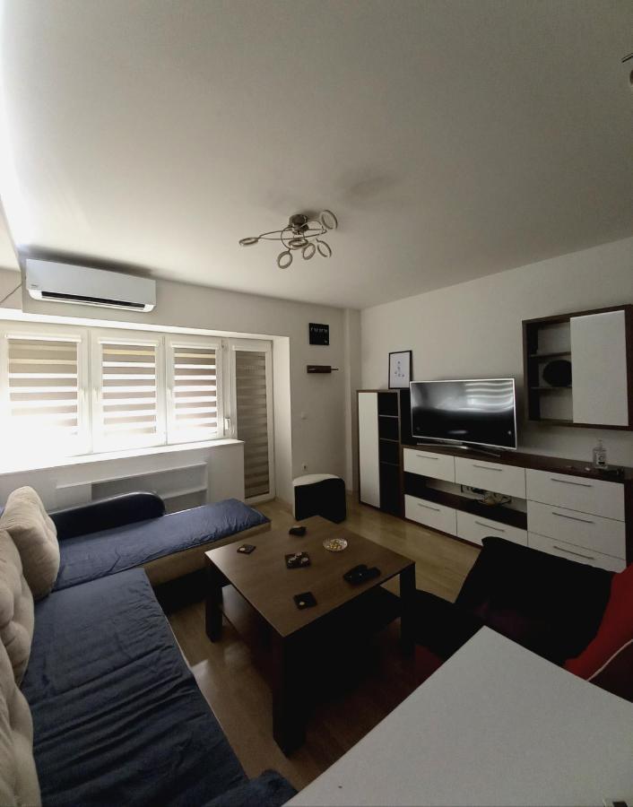 Skopje Contemporary Apartment Esterno foto